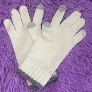 NWOT Tommy Hilfiger Gloves